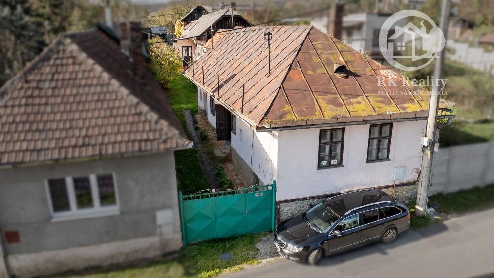 Rodinný dom v pôvodnom stave s 10a pozemkom v obci Jasov