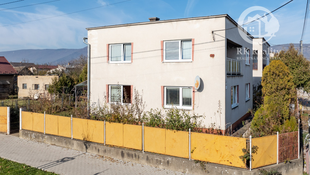 Na predaj dvojpodlažný 5-izbový rodinný dom v Turni n/B