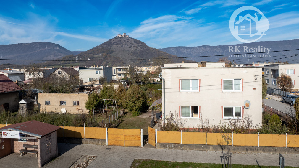 Na predaj dvojpodlažný 5-izbový rodinný dom v Turni n/B