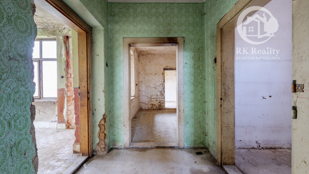 Na predaj rodinný dom s pozemkom v tichej lokalite | Budulov