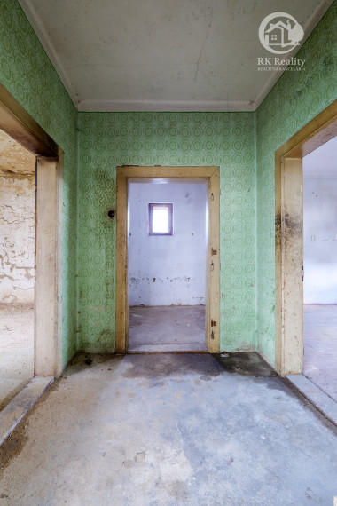 Na predaj rodinný dom s pozemkom v tichej lokalite | Budulov