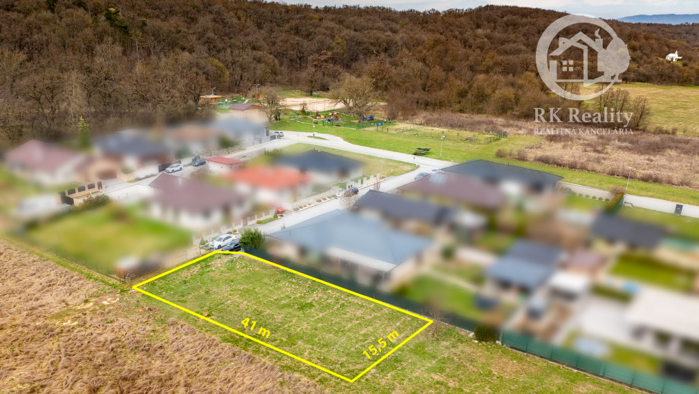 Na predaj krásny slnečný pozemok v TOP lokalite Moldavy n/B