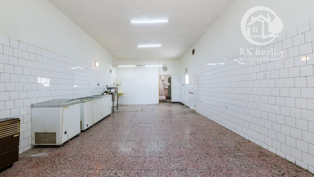 Na predaj budova na podnikanie v centre Moldavy