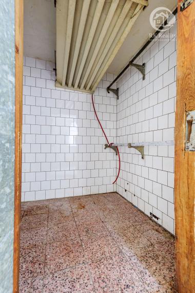 Na predaj budova na podnikanie v centre Moldavy