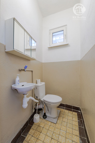 Na predaj budova na podnikanie v centre Moldavy