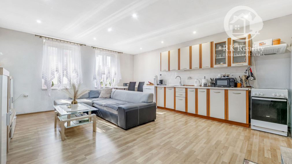 Na predaj útulný kamenný dom s garážou a záhradou |Turňa n/B