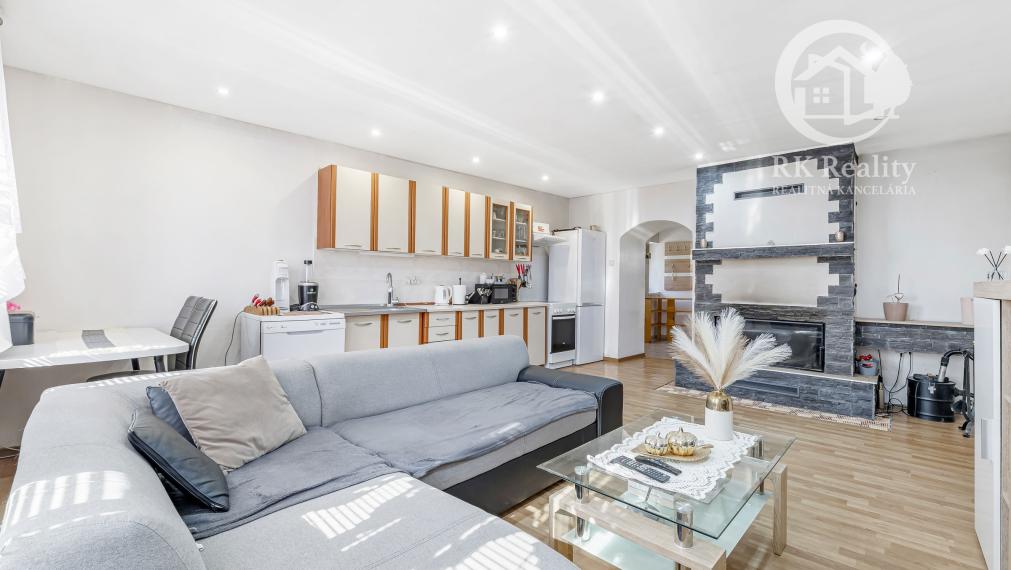 Na predaj útulný kamenný dom s garážou a záhradou |Turňa n/B