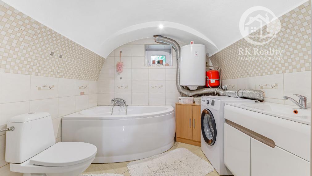 Na predaj útulný kamenný dom s garážou a záhradou |Turňa n/B