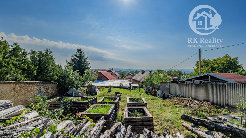 Na predaj útulný kamenný dom s garážou a záhradou |Turňa n/B
