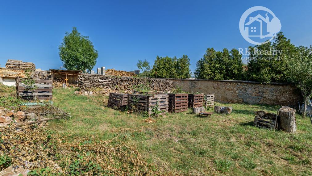 Na predaj útulný kamenný dom s garážou a záhradou |Turňa n/B