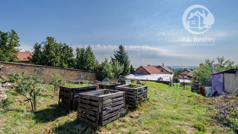 Na predaj útulný kamenný dom s garážou a záhradou |Turňa n/B