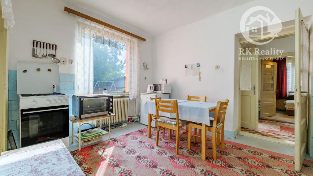 Na predaj 3-izb. rodinný dom, garáž a 30a pozemok | Moldava