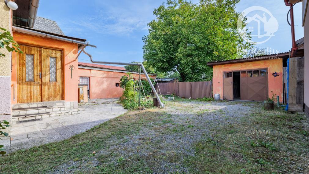 Na predaj 3-izb. rodinný dom, garáž a 30a pozemok | Moldava