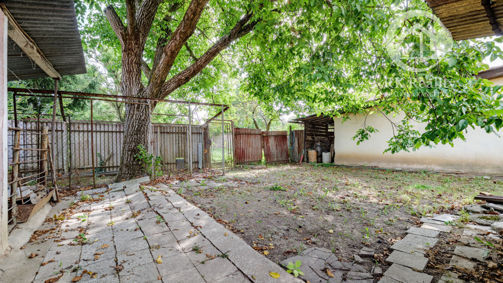 Na predaj 3-izb. rodinný dom, garáž a 30a pozemok | Moldava