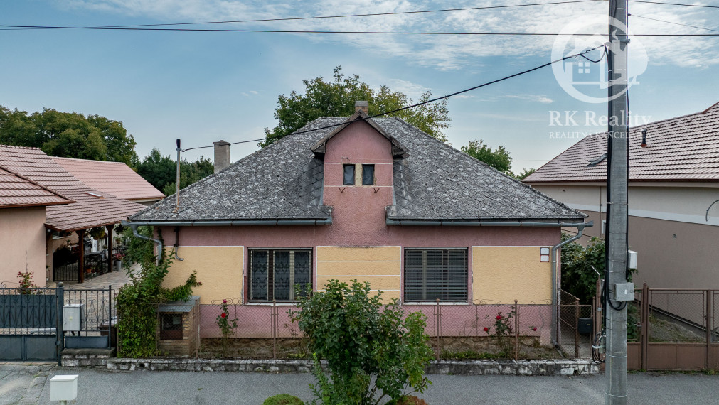 Na predaj 3-izb. rodinný dom, garáž a 30a pozemok | Moldava