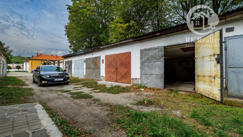 Garáž 19 m2, s montážnou jamou a elektrinou | Moldava n/B