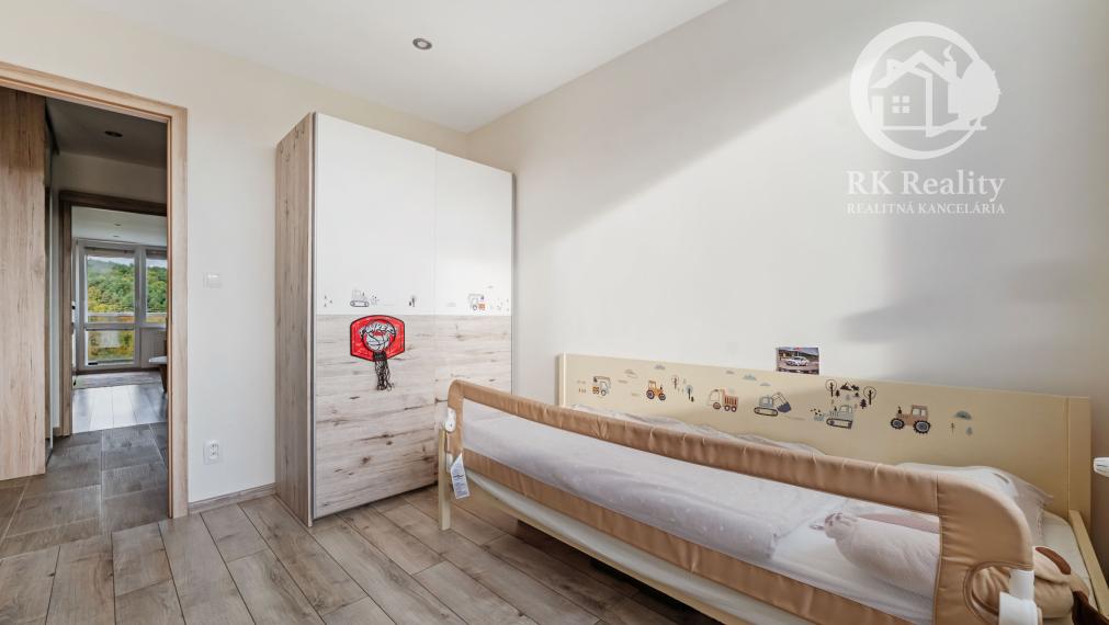 REZERVOVANÝ | 3-izbový byt po rekonštrukcii | Moldava n/B