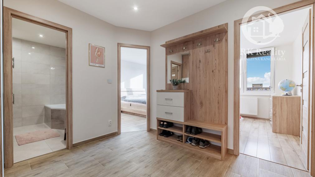 REZERVOVANÝ | 3-izbový byt po rekonštrukcii | Moldava n/B