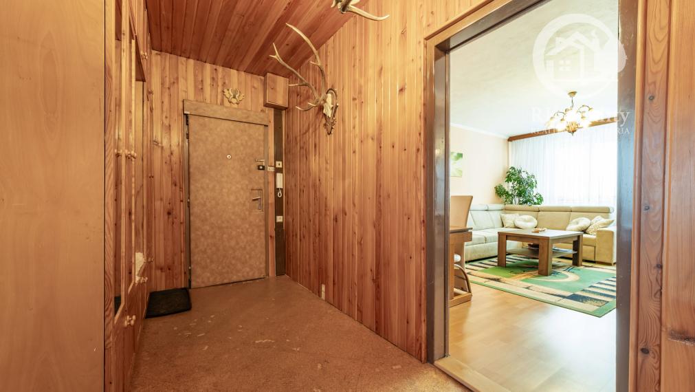 Priestranný 3 izbový byt s loggiou  / Moldava and Bodvou