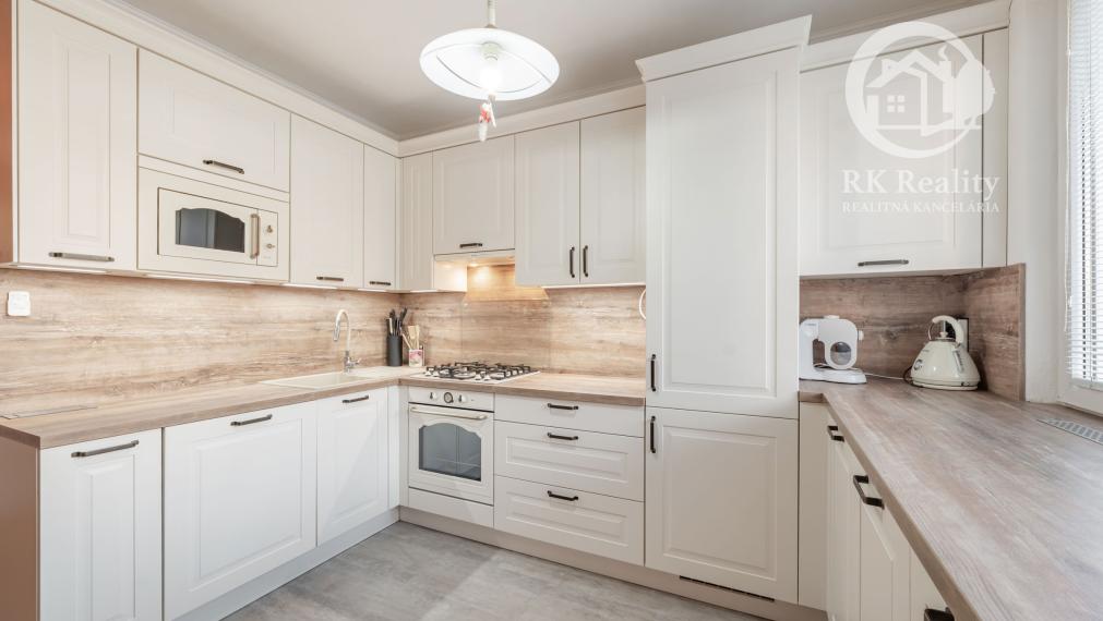 Priestranný 3 izbový byt s loggiou  / Moldava and Bodvou