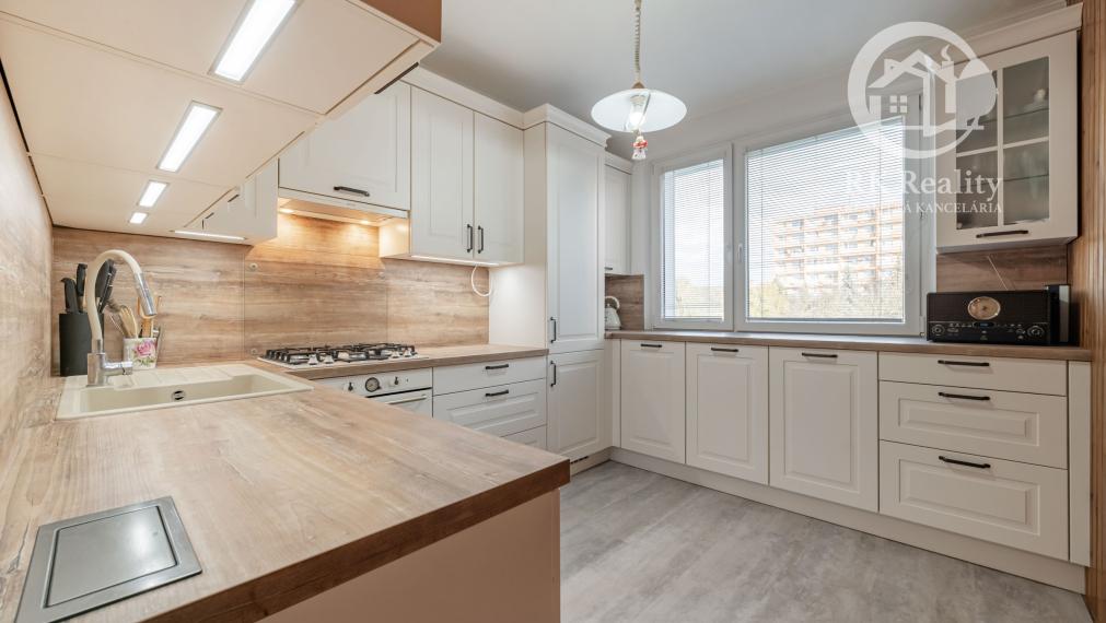 Priestranný 3 izbový byt s loggiou  / Moldava and Bodvou