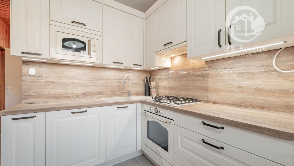 Priestranný 3 izbový byt s loggiou  / Moldava and Bodvou