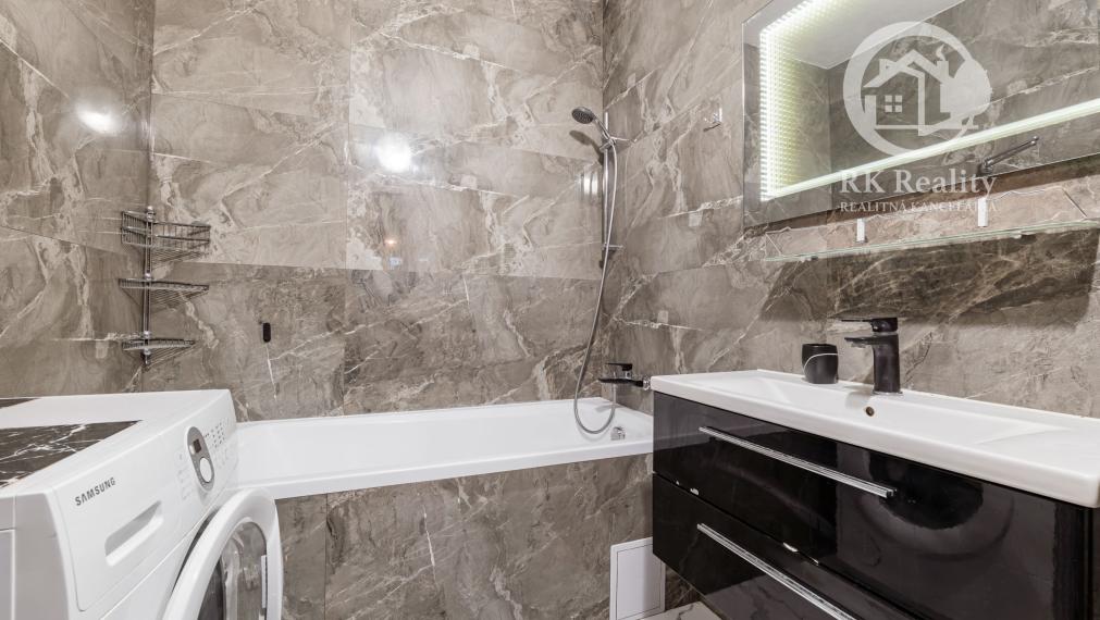 Na predaj zrekonštruovaný 3,5-izbový byt | Moldava n/Bodvou