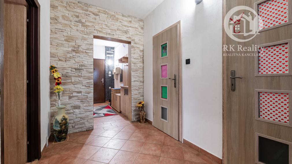 Na predaj zrekonštruovaný 3,5-izbový byt | Moldava n/Bodvou