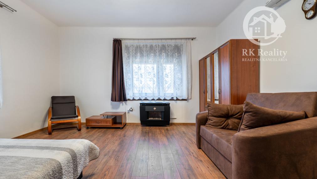 Kompletne zrekonštruovaný dom na pozemku 2000m2 | Komjáti