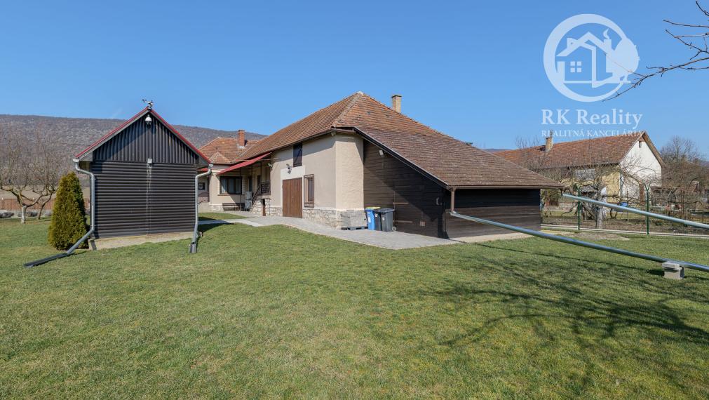 Kompletne zrekonštruovaný dom na pozemku 2000m2 | Komjáti