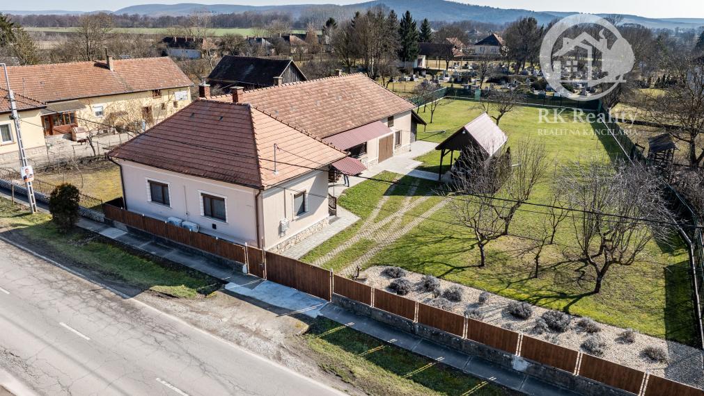 Kompletne zrekonštruovaný dom na pozemku 2000m2 | Komjáti