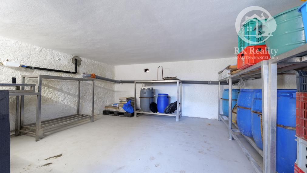 Kompletne zrekonštruovaný dom na pozemku 2000m2 | Komjáti