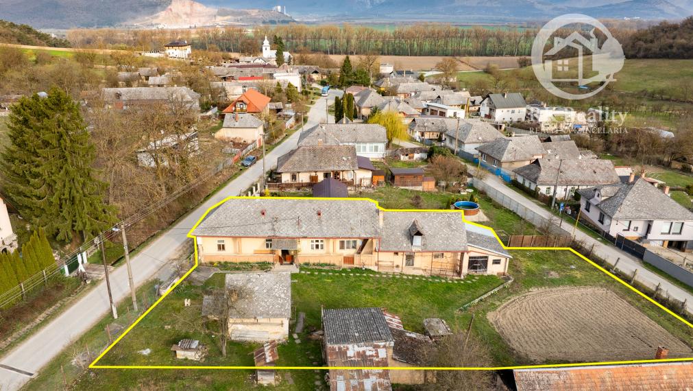 Rodinný dom s veľkým pozemkom v pokojnej lokalite | Chorváty