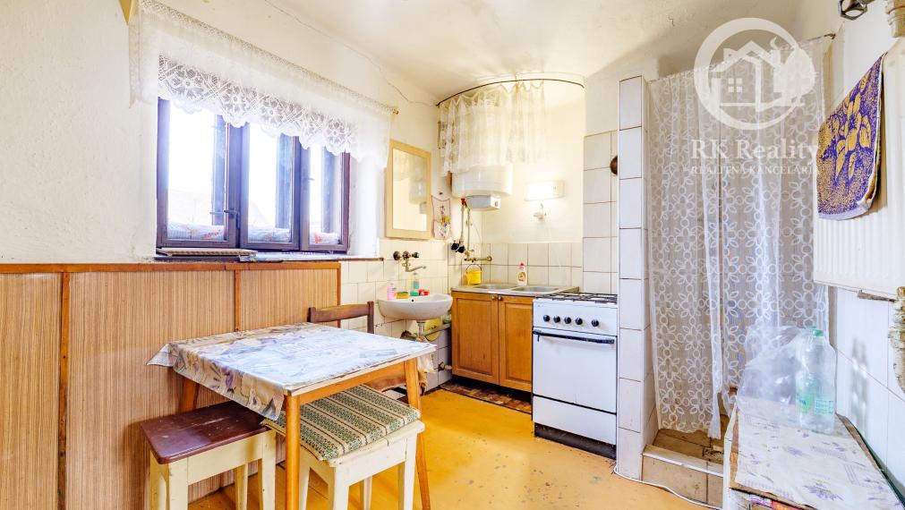 Rodinný dom s veľkým pozemkom v pokojnej lokalite | Chorváty