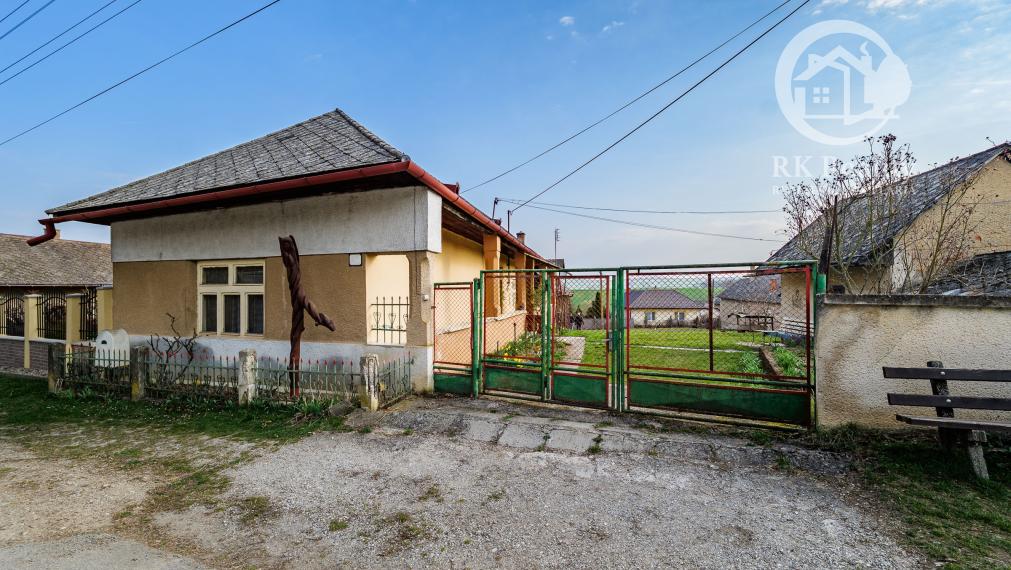 Rodinný dom s veľkým pozemkom v pokojnej lokalite | Chorváty