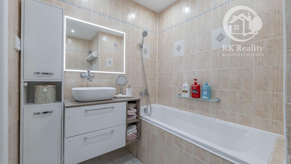 Na predaj 3-izbový byt 71 m2 so zariadením | Moldava n/B