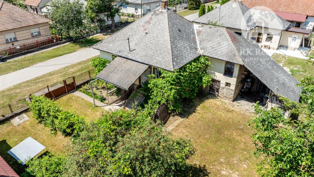 Tehlový rodinný dom s pozemkom 3000 m2 | Hidvégardó