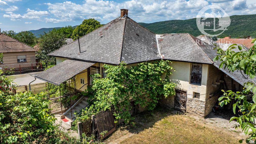 Tehlový rodinný dom s pozemkom 3000 m2 | Hidvégardó