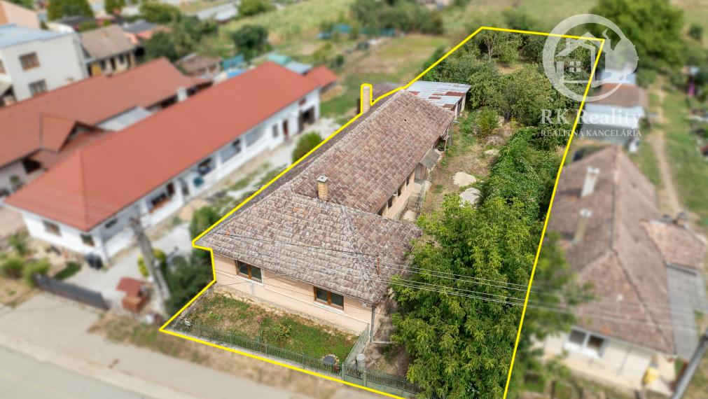 Dom po rozsiahlej rekonštrukcii na pozemku 1553 m2 | Janík