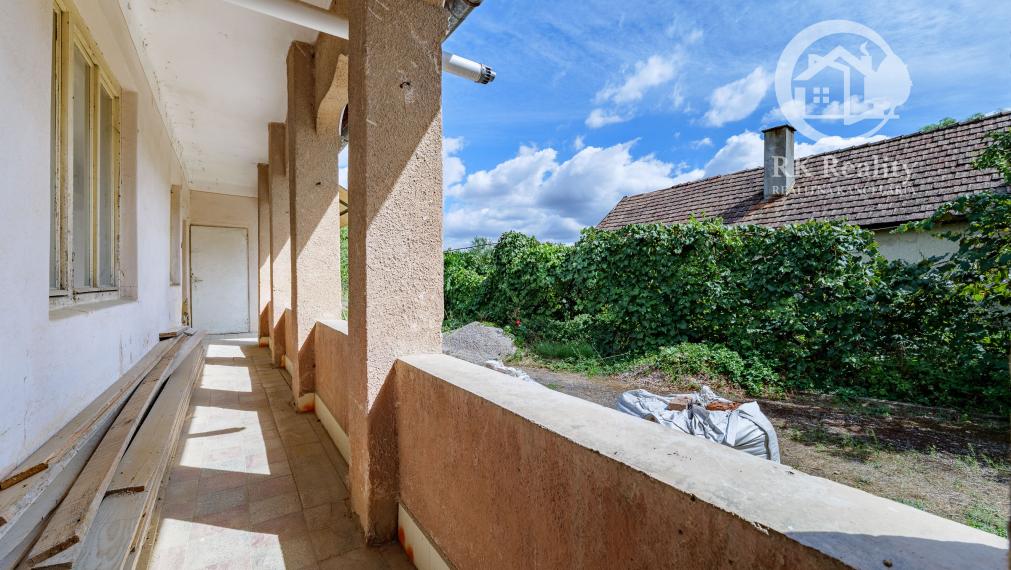 Dom po rozsiahlej rekonštrukcii na pozemku 1553 m2 | Janík