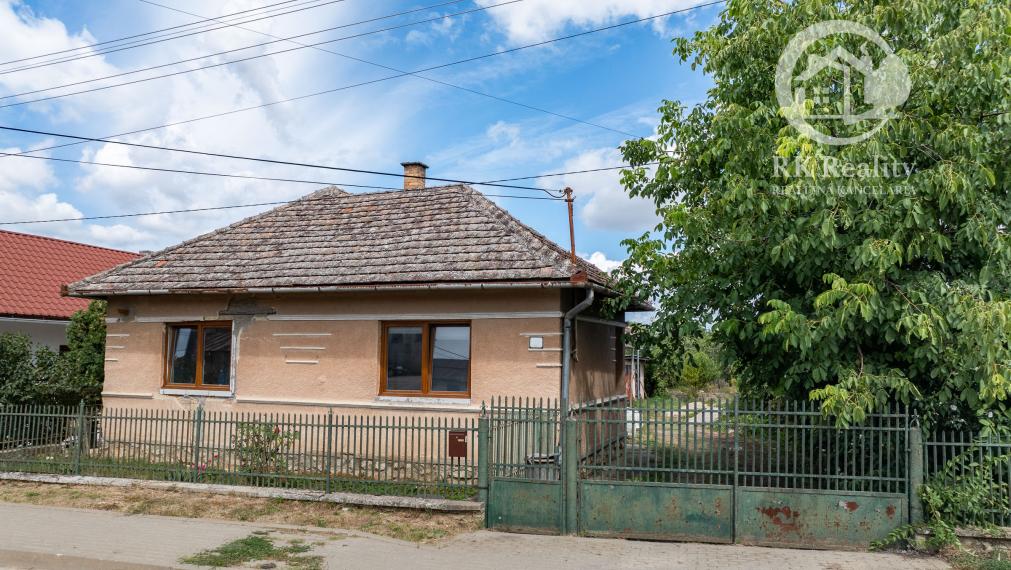 Dom po rozsiahlej rekonštrukcii na pozemku 1553 m2 | Janík