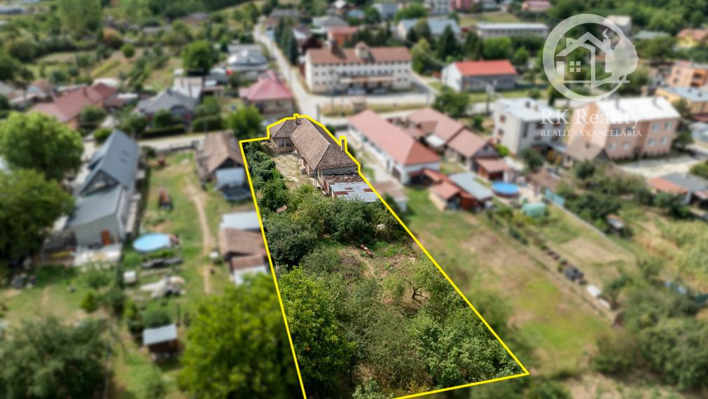 Dom po rozsiahlej rekonštrukcii na pozemku 1553 m2 | Janík