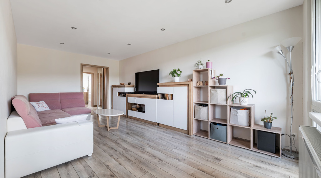 REZERVOVANÝ | 3-izbový byt po rekonštrukcii | Moldava n/B