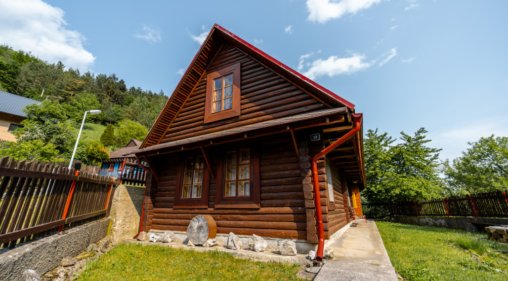 Jedinečná chalupa s výnimočnou polohou v Hačave