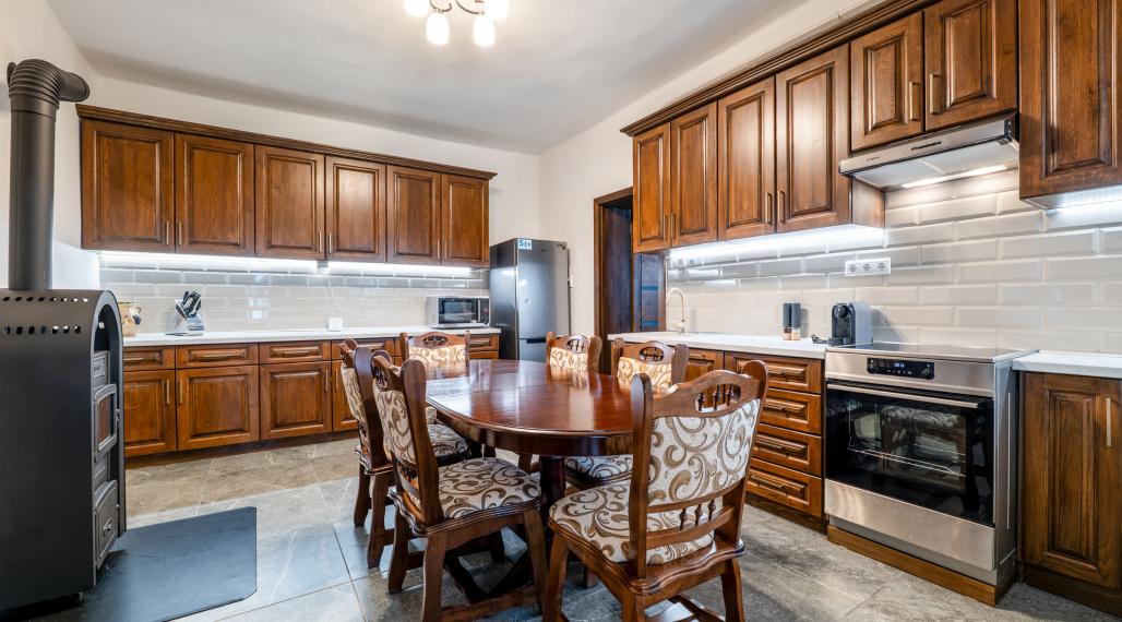 Kompletne zrekonštruovaný dom na pozemku 2000m2 | Komjáti