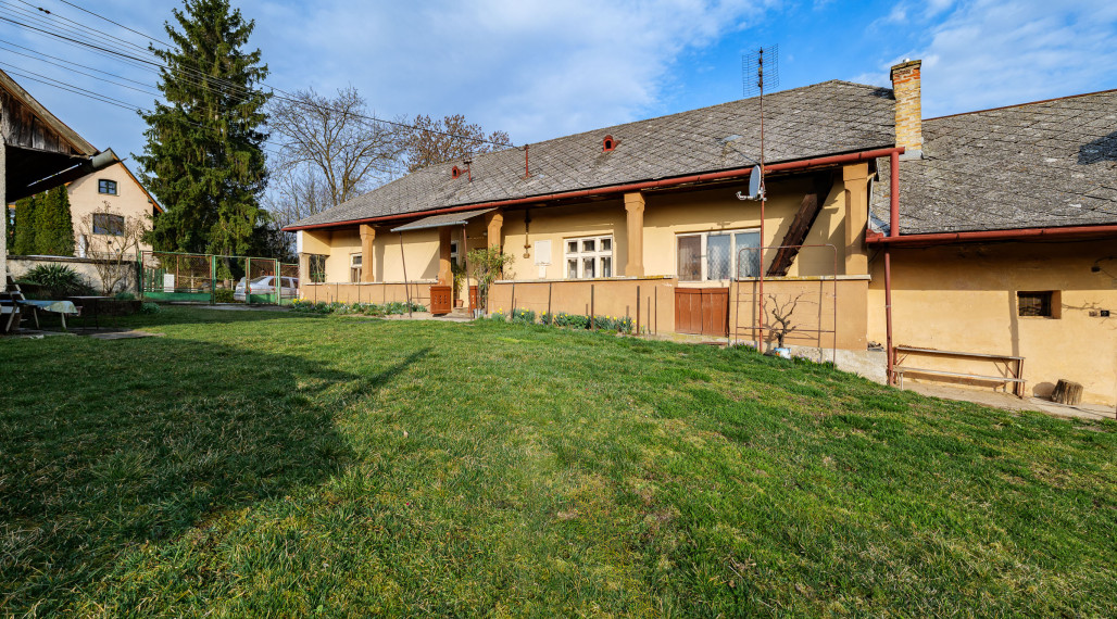 Rodinný dom s veľkým pozemkom v pokojnej lokalite | Chorváty