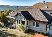 2-izbový rodinný dom po čiastočnej rekonštrukcii | Hrhov - fotografia 2
