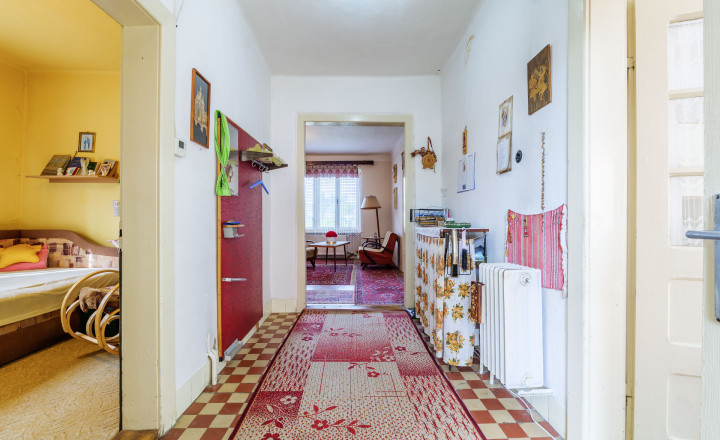 Na predaj 3-izb. rodinný dom, garáž a 30a pozemok | Moldava - fotografia 5