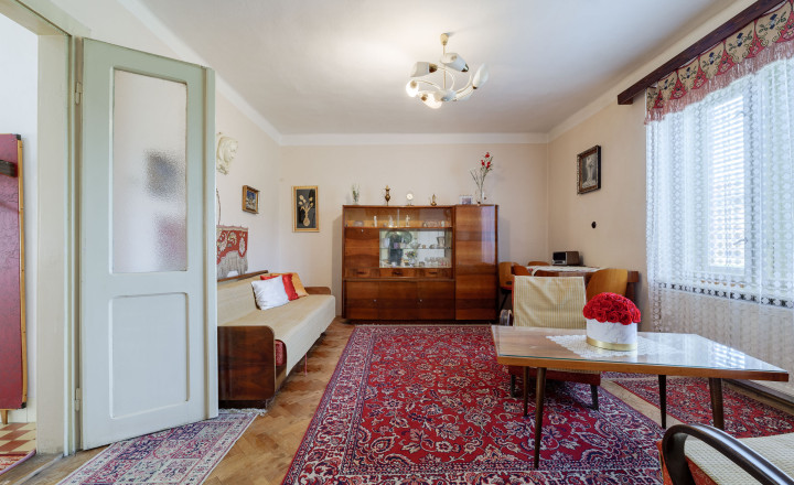 Na predaj 3-izb. rodinný dom, garáž a 30a pozemok | Moldava - fotografia 7