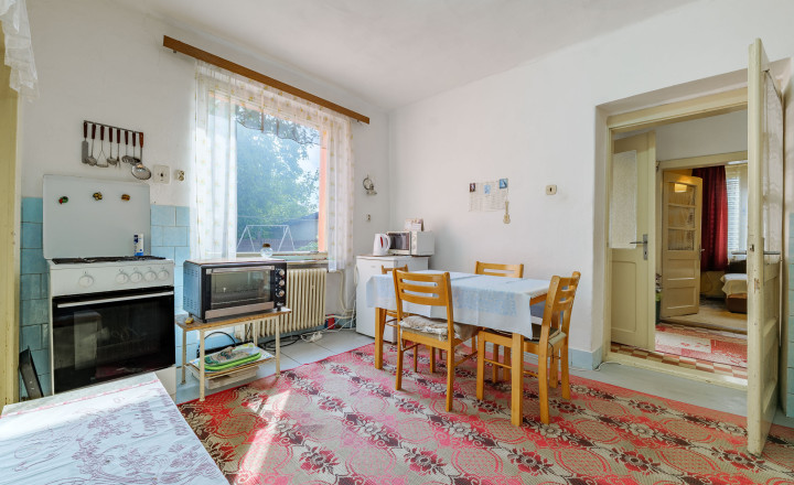 Na predaj 3-izb. rodinný dom, garáž a 30a pozemok | Moldava - fotografia 12